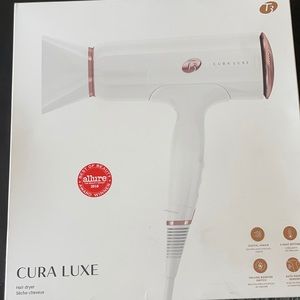 T3 cura luxe blow dryer